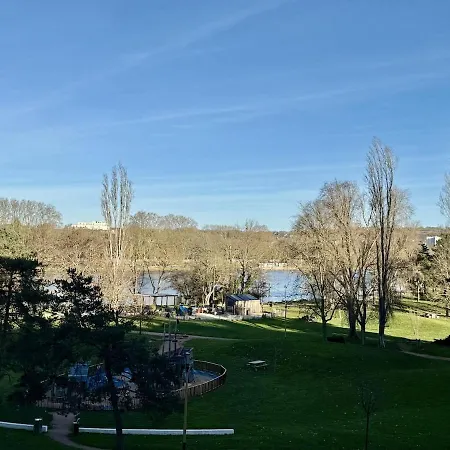 Jolie Boheme Avec Terrasse Et Vue Sur Le Διαμέρισμα Bellerive-sur-Allier